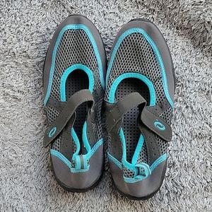 NWOT WATER SHOES